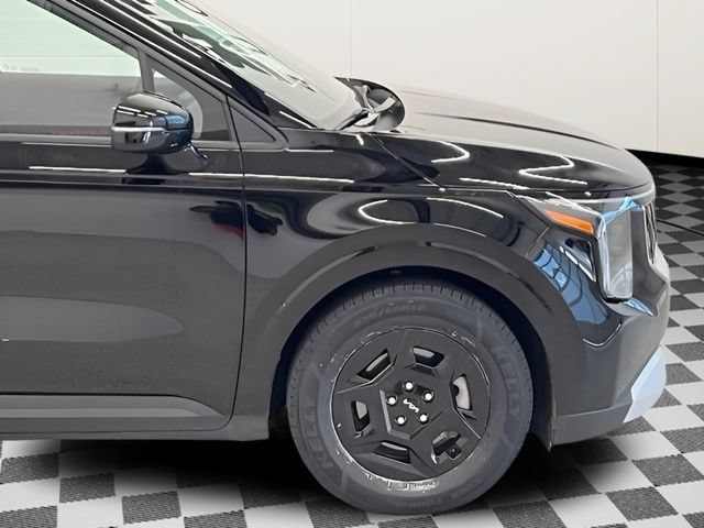 Used 2026 Kia Carnival FWD image 8