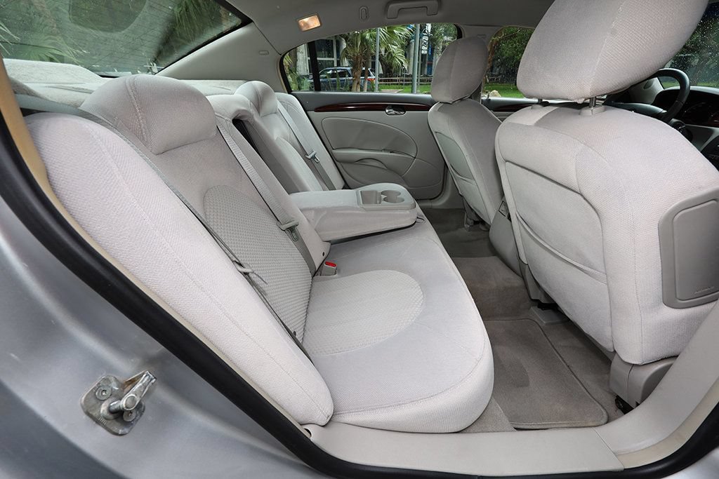 Used 2009 Buick Lucerne CX FWD image 29
