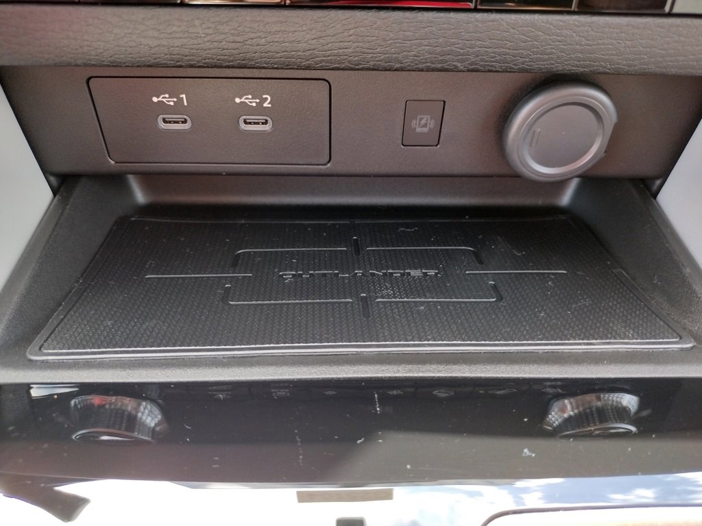 New 2025 Mitsubishi Outlander SE image 20