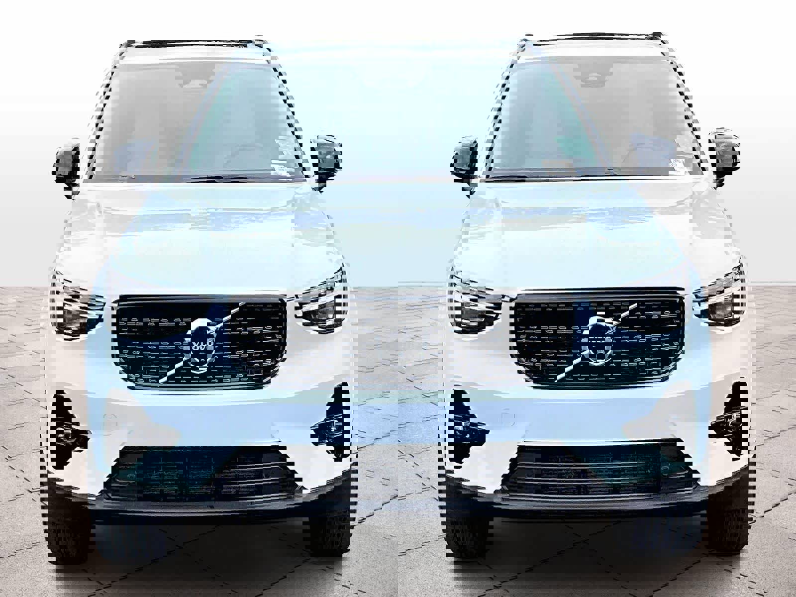 Used 2026 Volvo XC40 B5 Plus w/ Protection Package Premier image 3