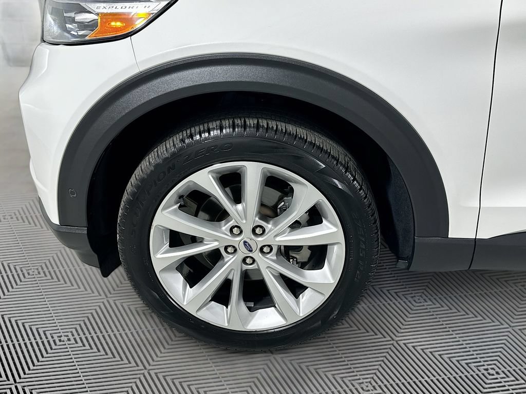 Certified 2022 Ford Explorer Platinum w/ Equipment Group 601A AWD/4WD image 28