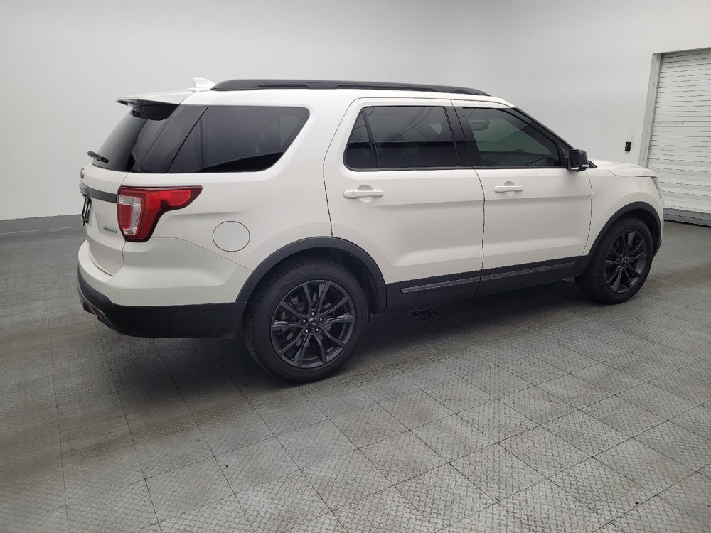 Used 2017 Ford Explorer XLT w/ Equipment Group 202A image 10
