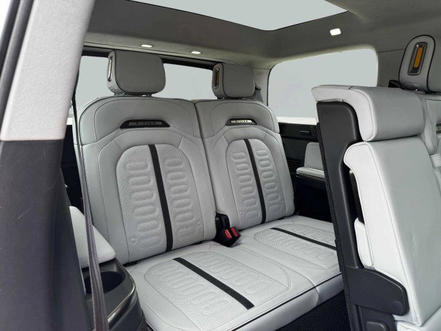 Used 2024 Rivian R1S Adventure image 53