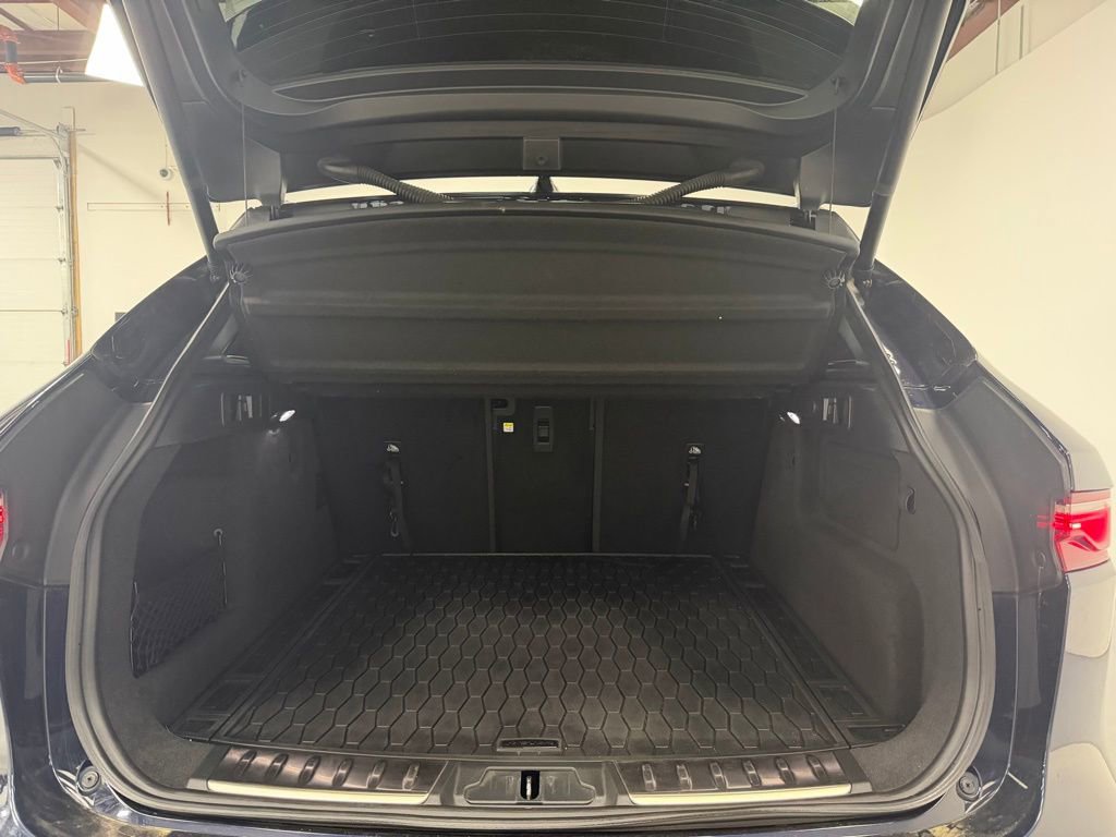Used 2022 Jaguar F-PACE S AWD/4WD image 27