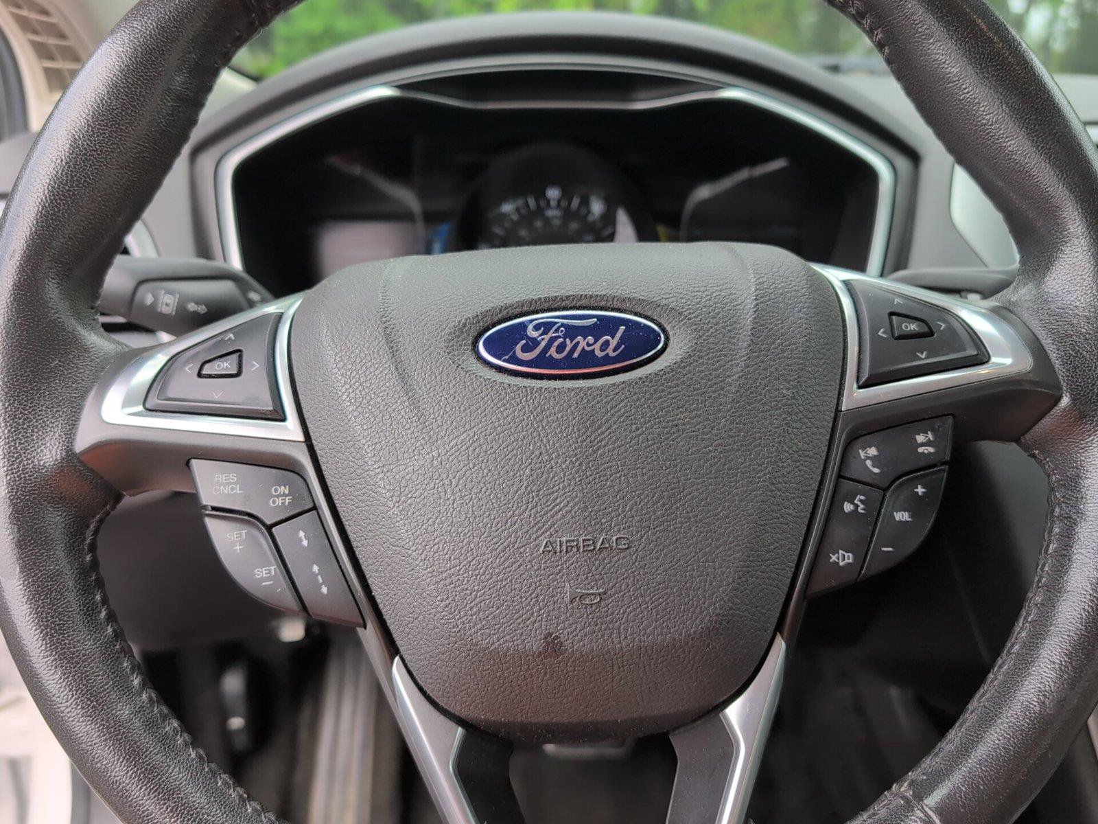 Used 2016 Ford Fusion Energi Titanium w/ Driver Assist Package FWD image 26