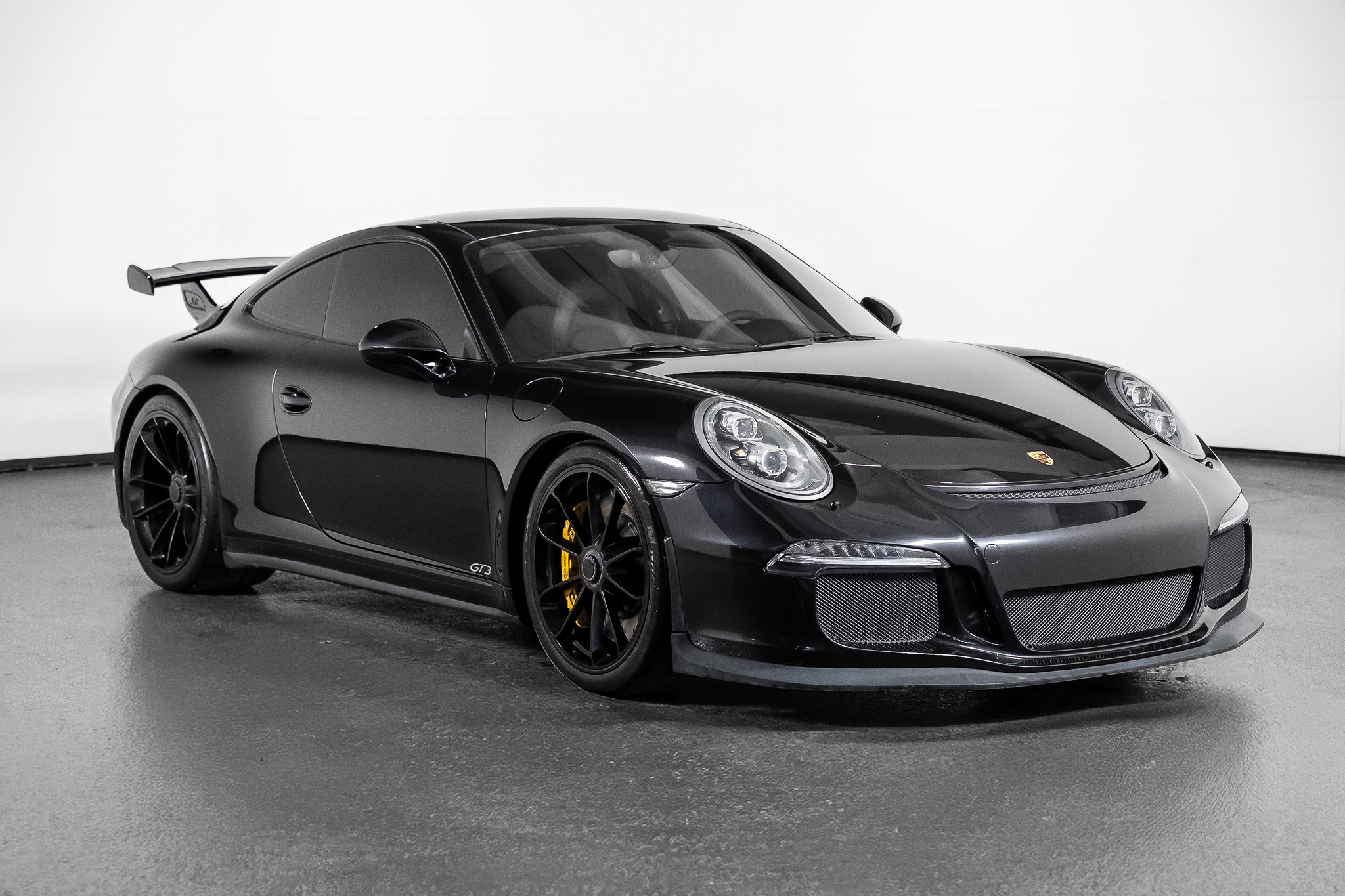 Used 2014 Porsche 911 GT3 w/ Sound Package Plus RWD image 37