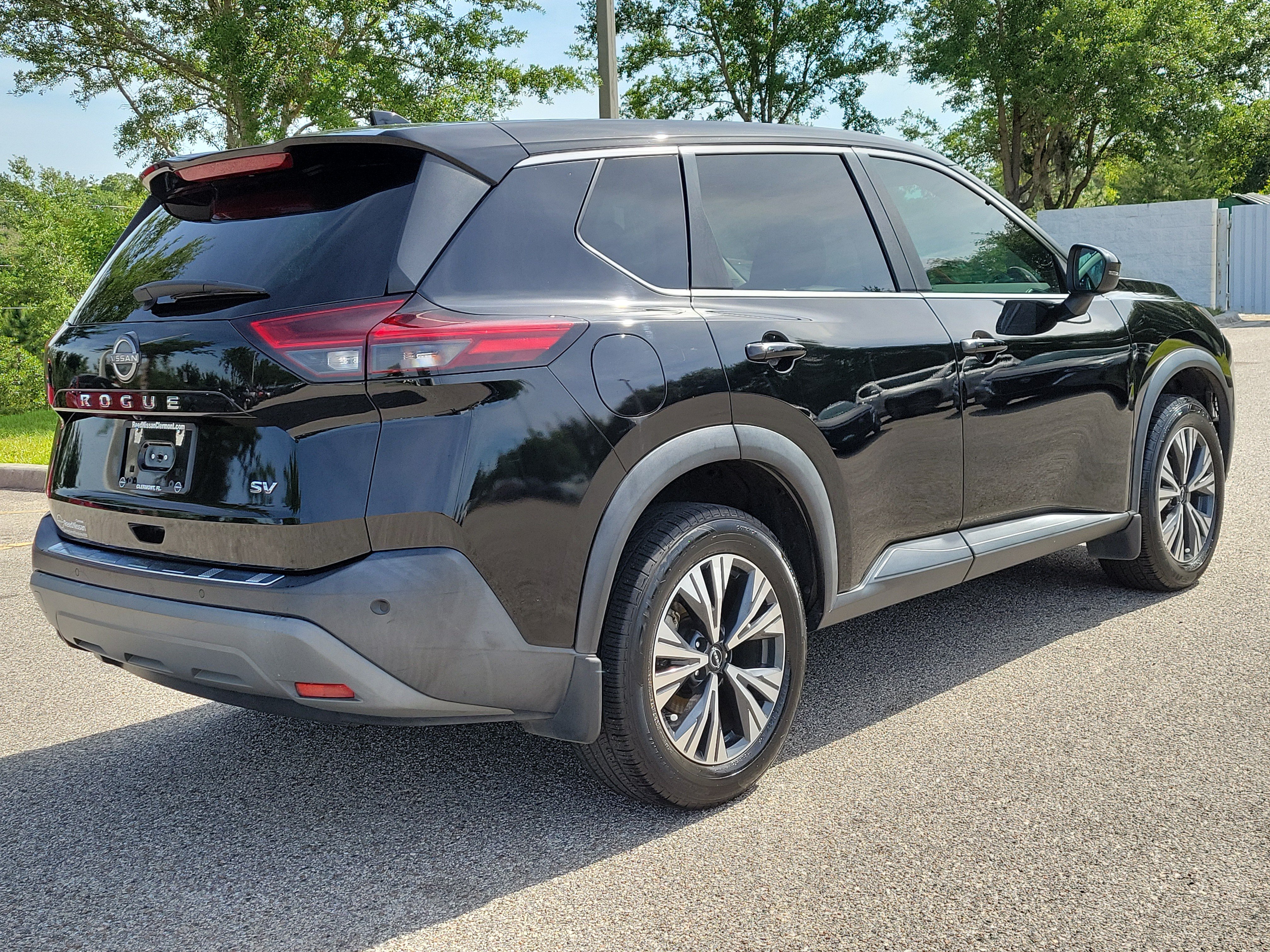 Certified 2022 Nissan Rogue SV FWD image 6