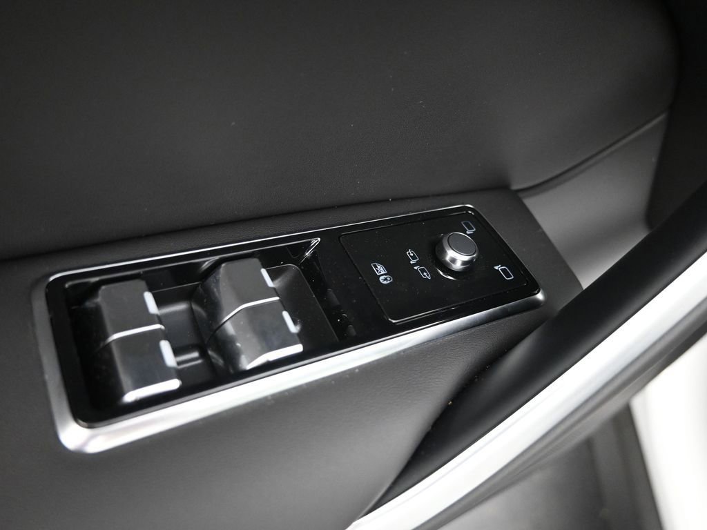 New 2026 Jaguar F-PACE R-Dynamic S image 21