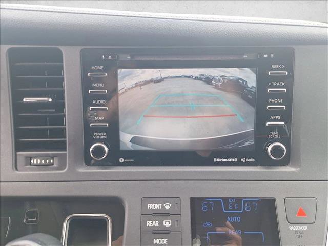 Used 2019 Toyota Sienna XLE Premium w/ Carpet Mat Package FWD image 13