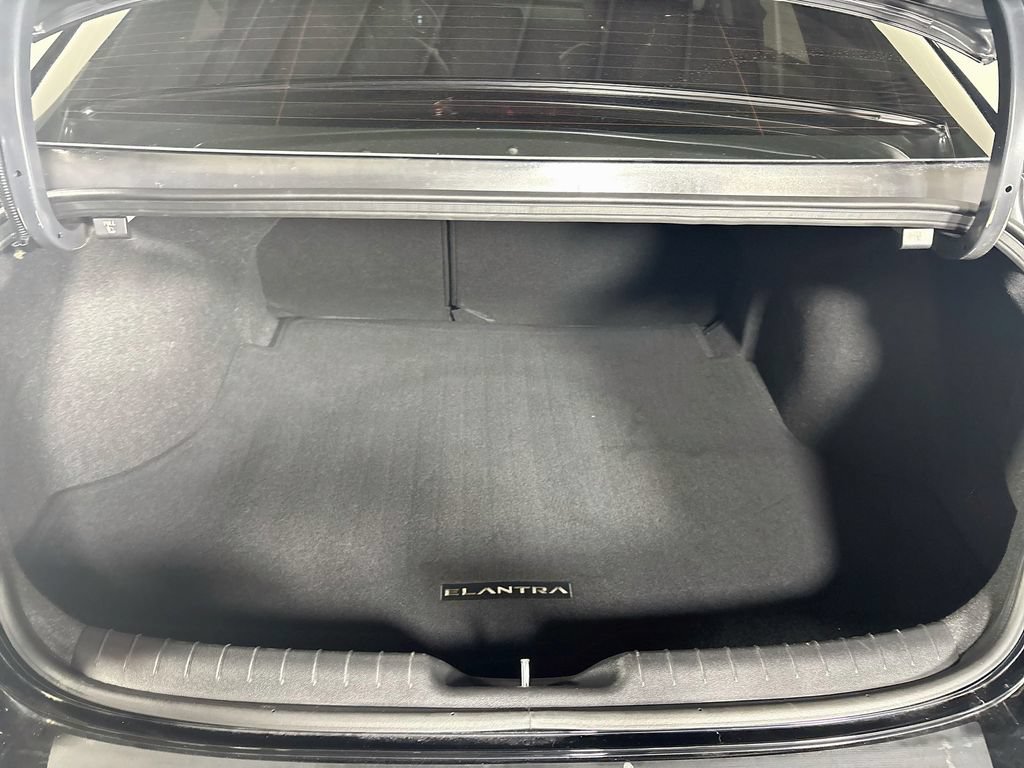 Used 2023 Hyundai Elantra Limited FWD image 22