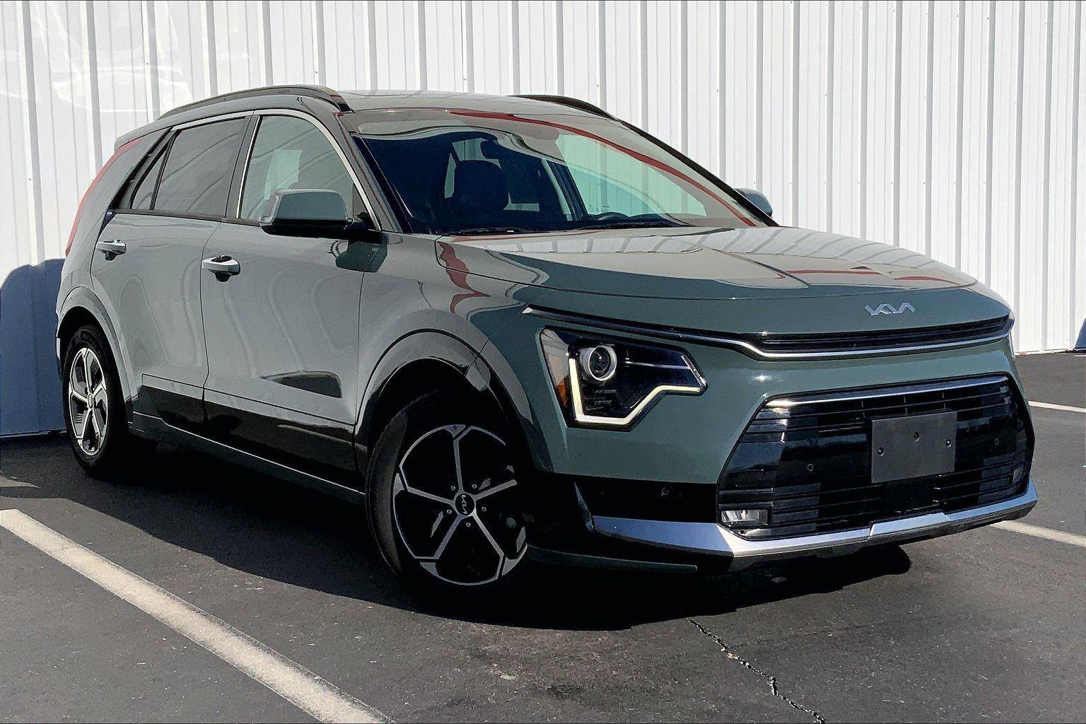 Used 2023 Kia Niro SX image 31