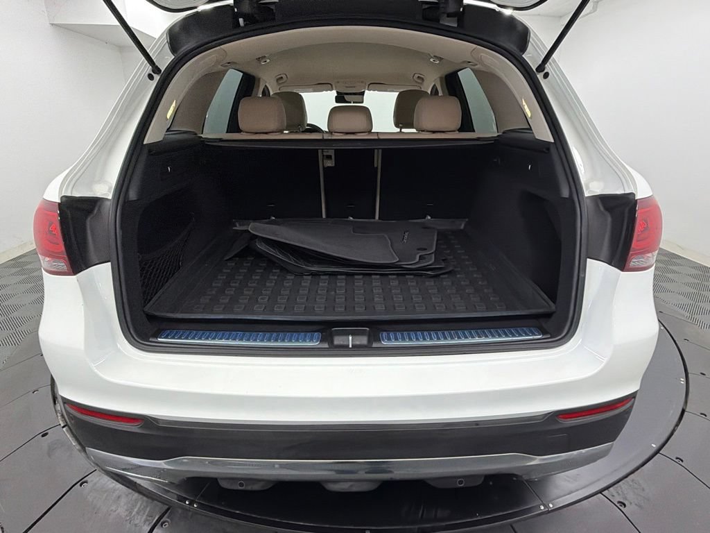 Used 2022 Mercedes-Benz GLC 300 w/ Premium Package Lite image 15