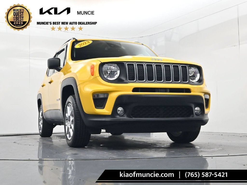 Used 2023 Jeep Renegade Latitude w/ Premium Group AWD/4WD image 38