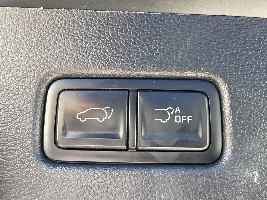 Used 2024 Kia Telluride EX w/ EX Captain's Chair Package image 11