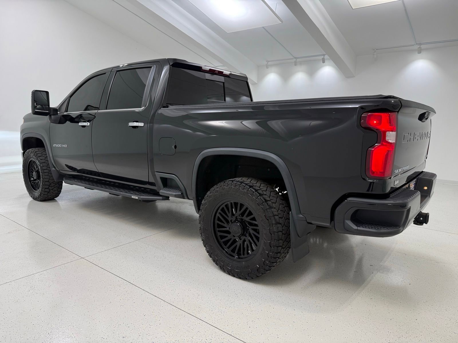 Used 2022 Chevrolet Silverado 2500 LTZ w/ LTZ Convenience Package image 5