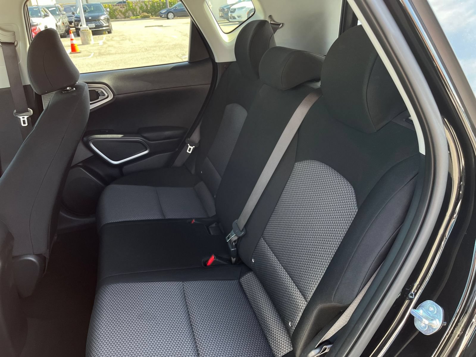 Used 2025 Kia Soul LX w/ LX Technology Package FWD image 37