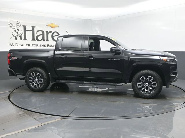 Used 2024 Chevrolet Colorado Z71 w/ Z71 Convenience Package 2