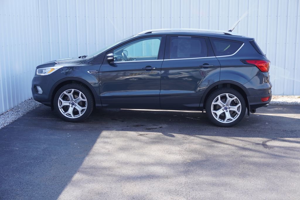 Used 2019 Ford Escape Titanium image 3