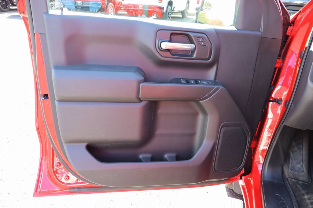 Used 2020 Chevrolet Silverado 1500 Custom w/ Custom Value Package image 18