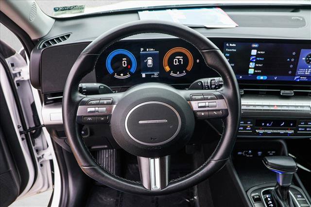 Used 2025 Hyundai Kona SEL image 12