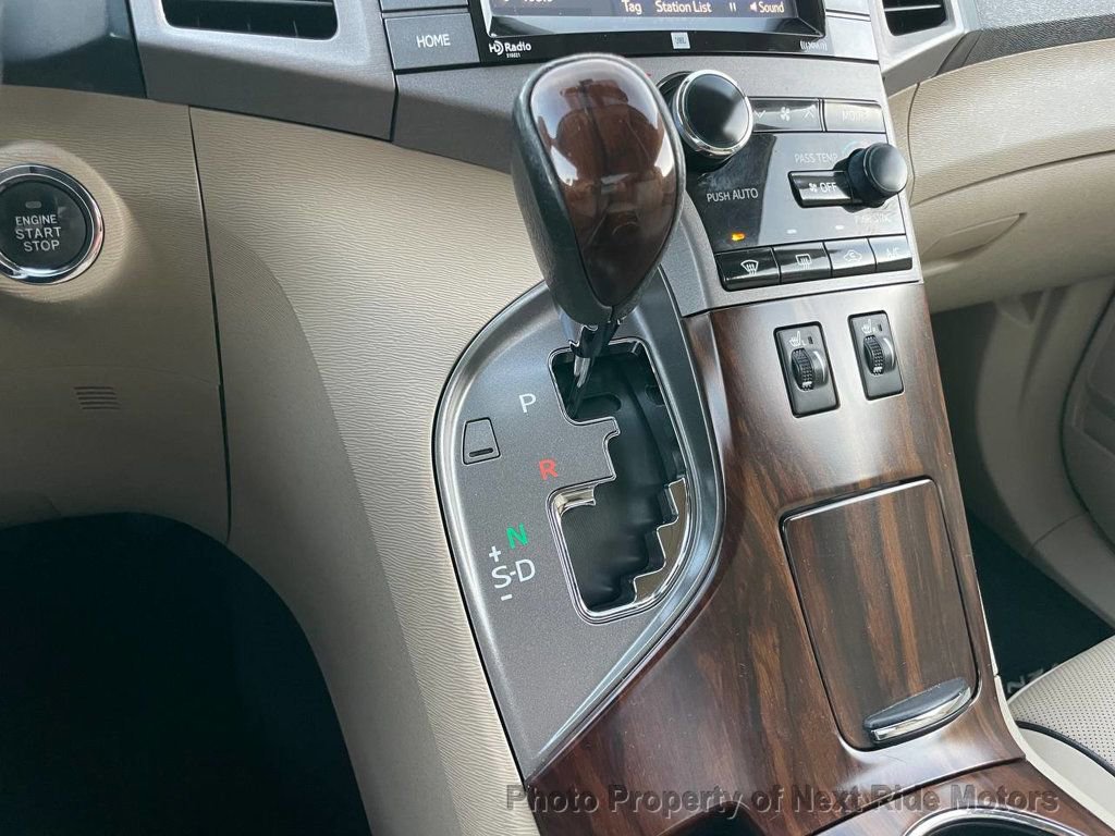 Used 2015 Toyota Venza XLE w/ XLE Premium Package image 18