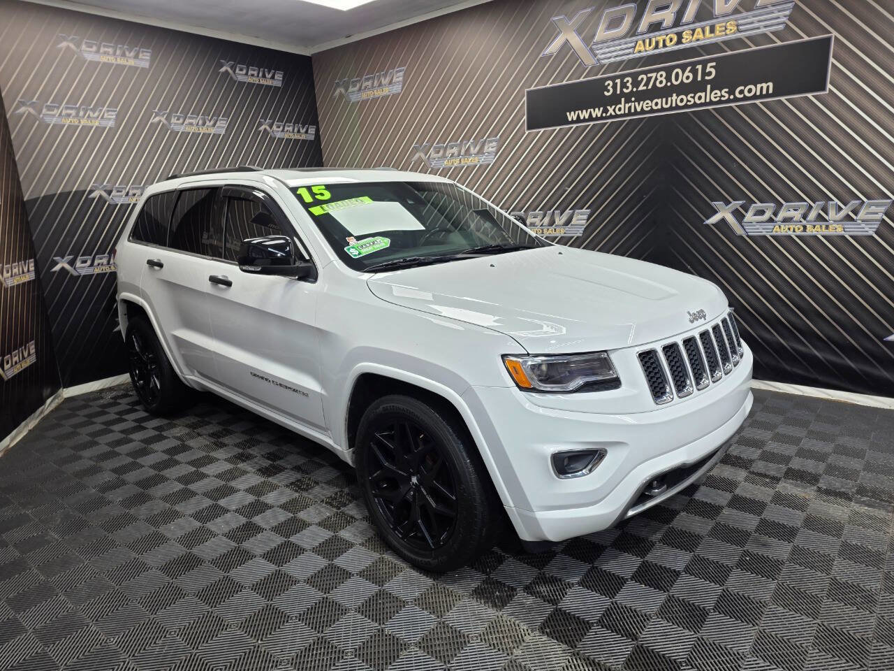 Used 2015 Jeep Grand Cherokee Overland w/ Advanced Technology Group image 7