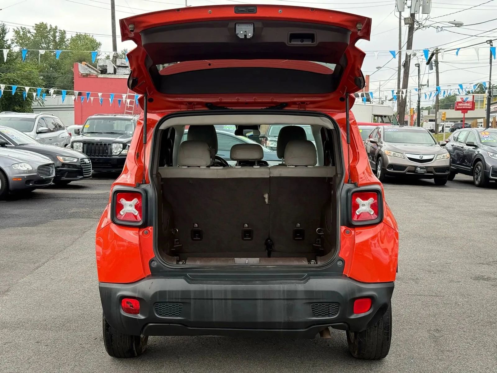 Used 2017 Jeep Renegade Latitude w/ Cold Weather Group AWD/4WD image 11