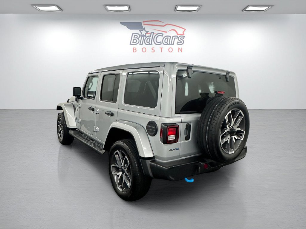 Used 2024 Jeep Wrangler Unlimited w/ Convenience Group AWD/4WD image 6