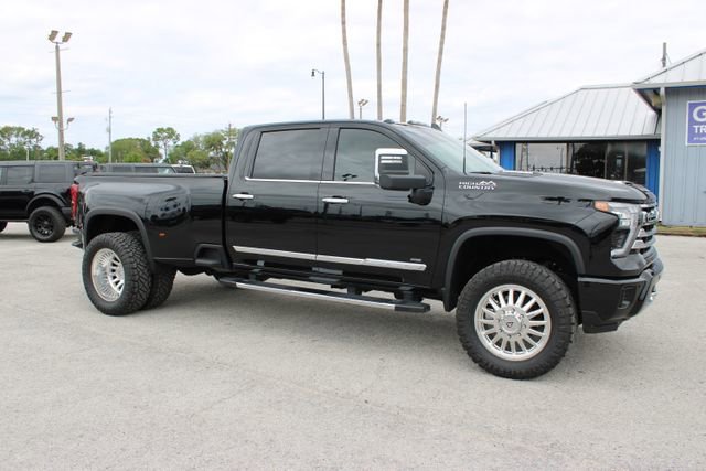 Used 2025 Chevrolet Silverado 3500 High Country w/ Technology Package image 14