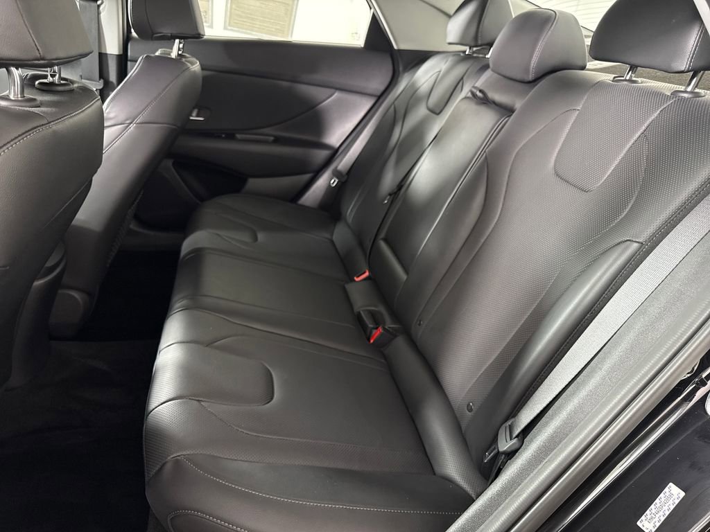 Certified 2023 Hyundai Elantra Limited FWD image 14