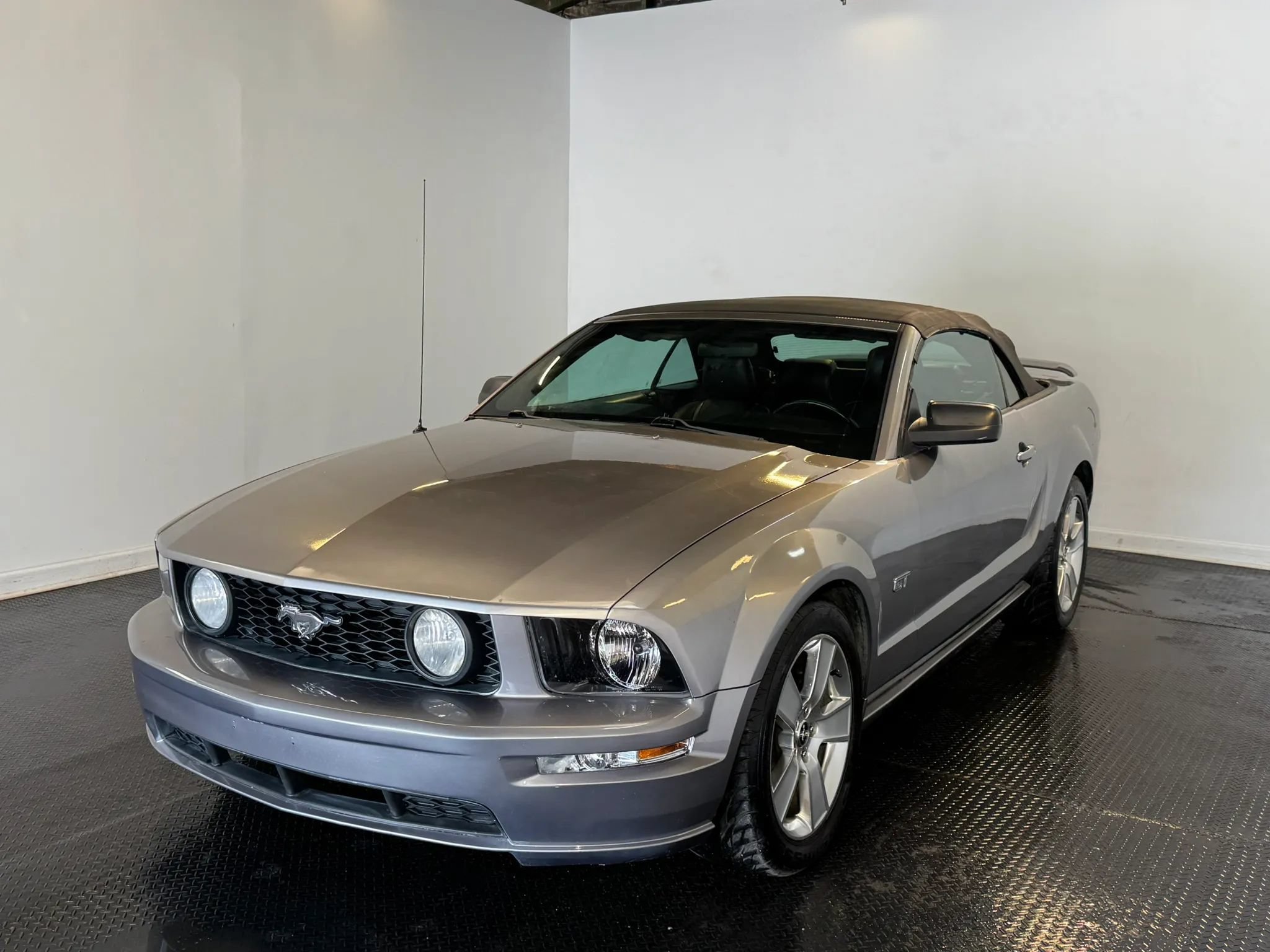 Used 2006 Ford Mustang GT Premium RWD image 7