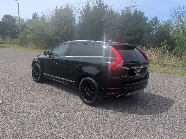 Used 2017 Volvo XC60 T5 Inscription image 3