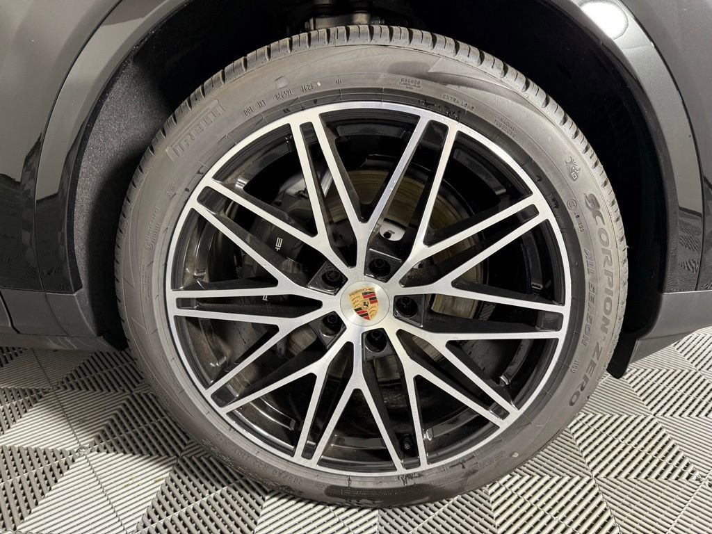 New 2026 Porsche Cayenne Coupe image 14
