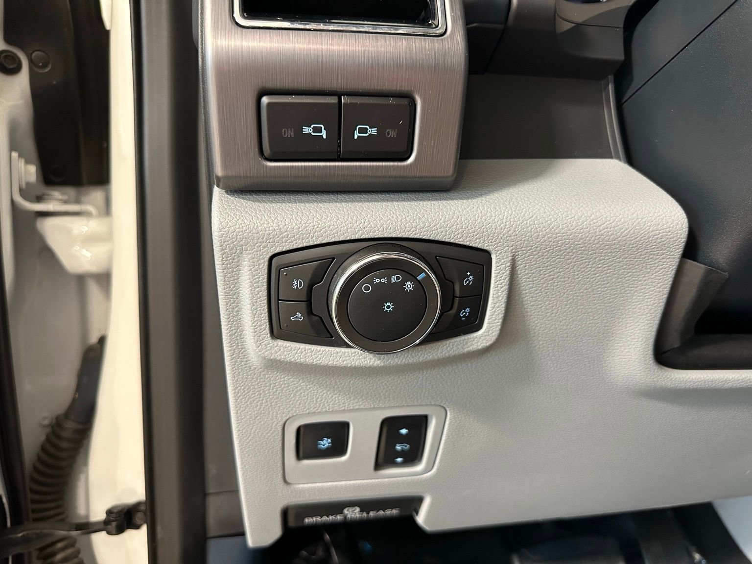 Used 2022 Ford F450 Limited w/ FX4 Off-Road Package image 23