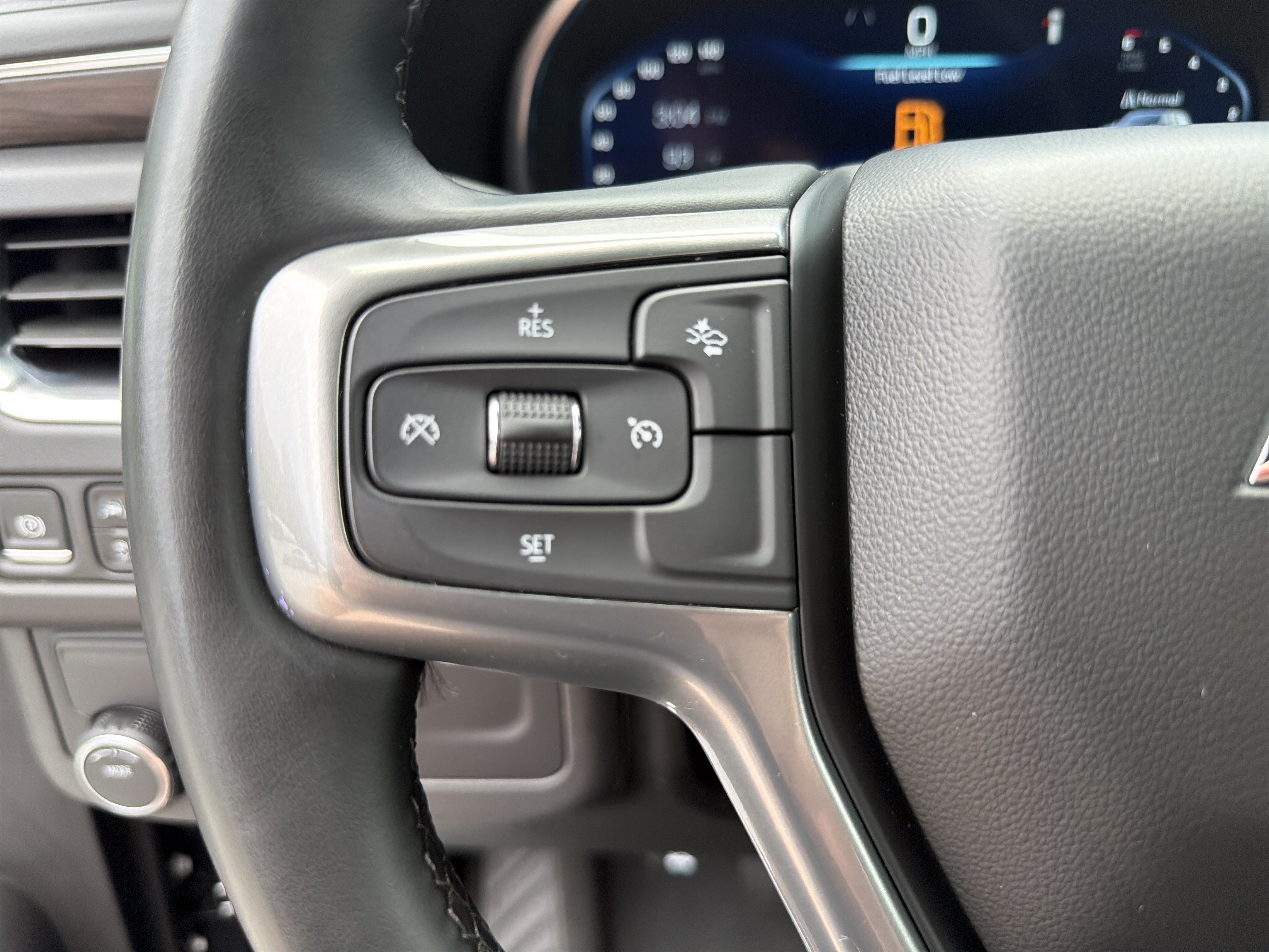 Used 2024 Chevrolet Tahoe LT RWD image 32