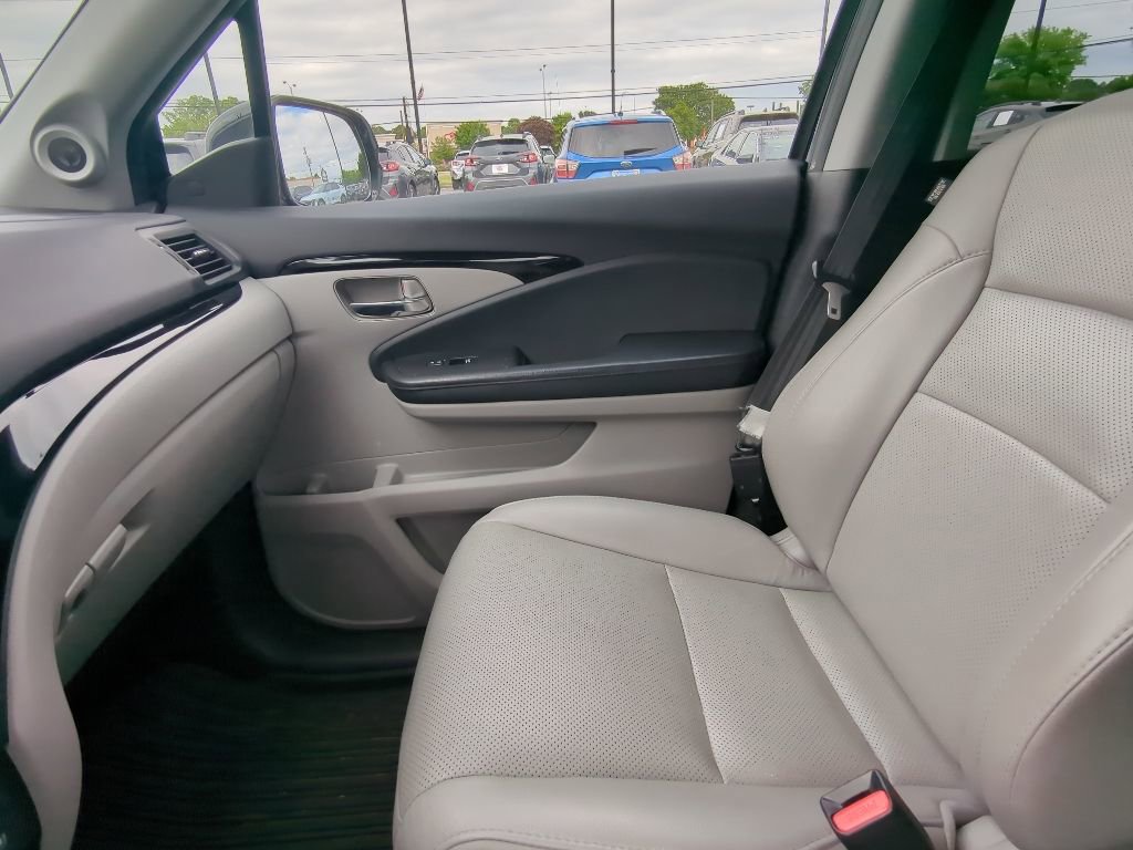 Used 2017 Honda Pilot Elite image 16