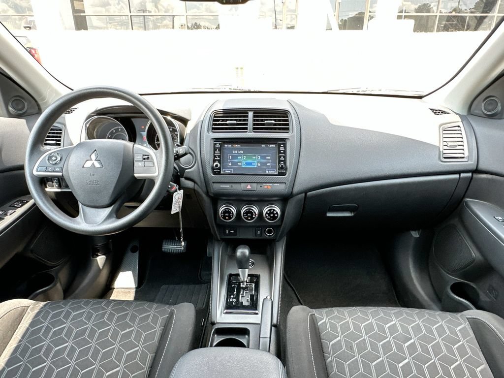 Used 2024 Mitsubishi Outlander Sport ES AWD/4WD image 3