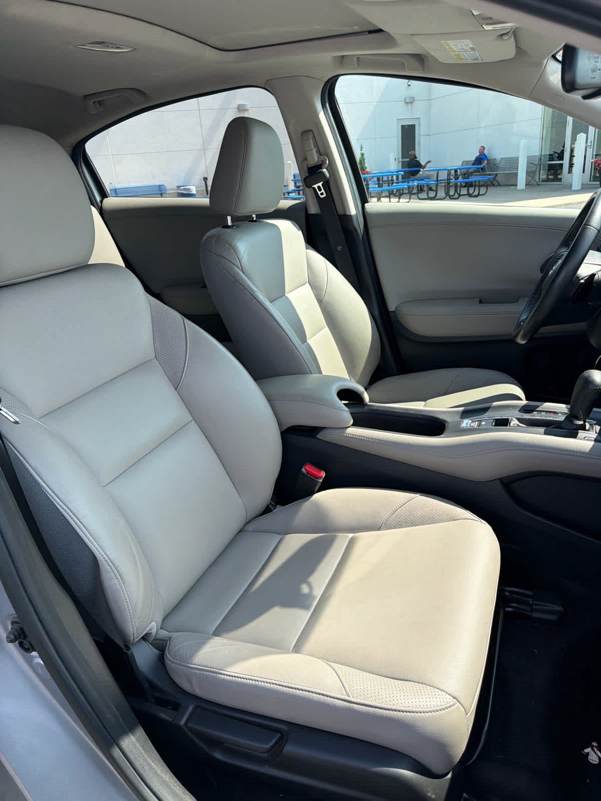 Used 2017 Honda HR-V EX-L image 9