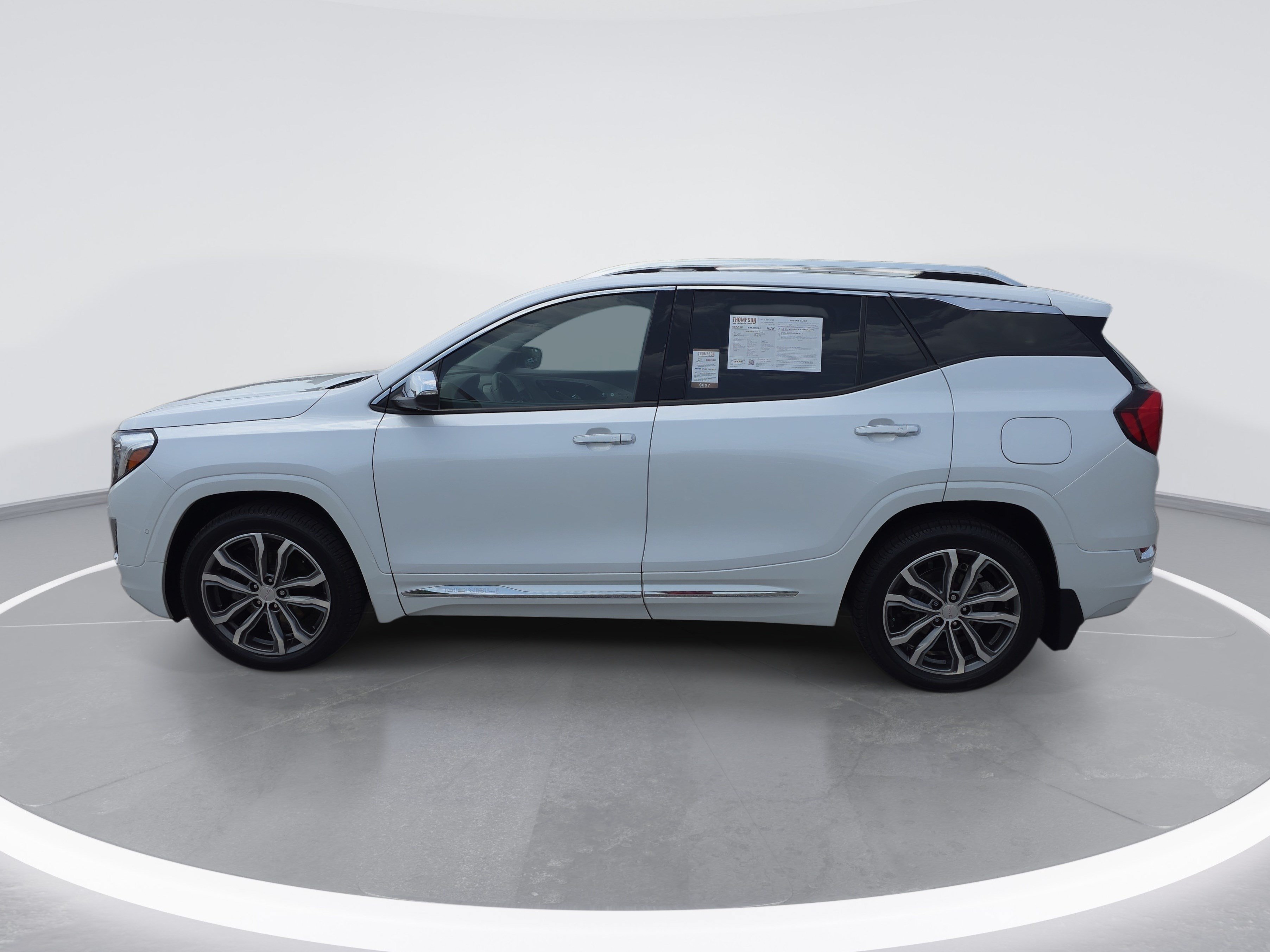 Used 2020 GMC Terrain Denali w/ Denali Premium Package FWD image 6