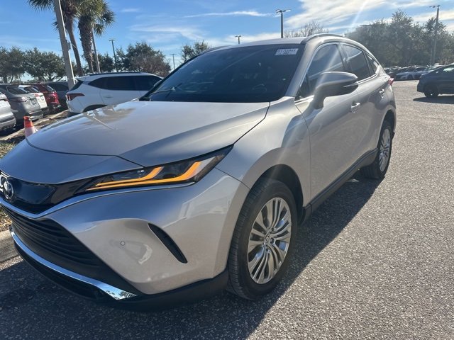 Used 2024 Toyota Venza Limited image 6