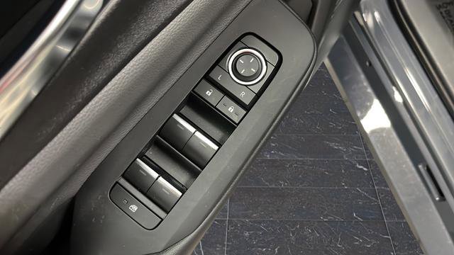 Used 2024 Toyota Prius LE AWD/4WD image 21