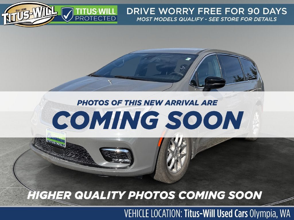 Used 2025 Chrysler Pacifica Select FWD image 2