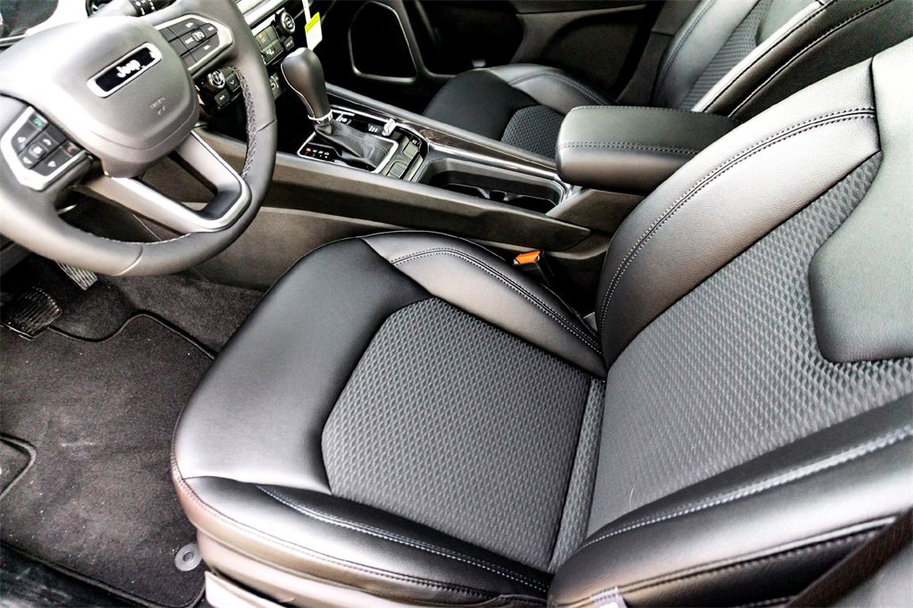 New 2026 Jeep Compass Latitude image 10