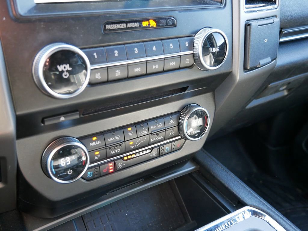 Used 2018 Ford Expedition Max XLT w/ Equipment Group 202A AWD/4WD image 24