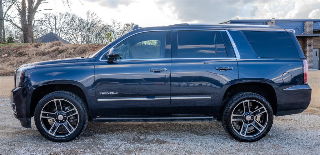 Used 2018 GMC Yukon Denali w/ Denali Ultimate Package AWD/4WD image 2
