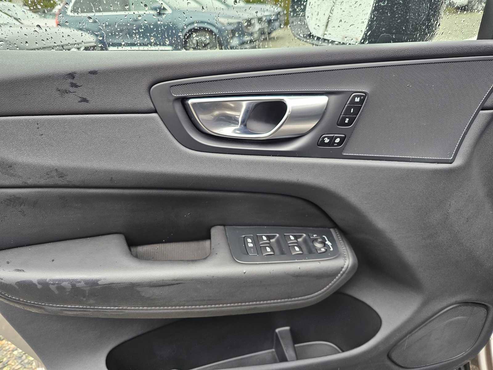 Used 2025 Volvo XC60 B5 Plus w/ Protection Package Premier image 26