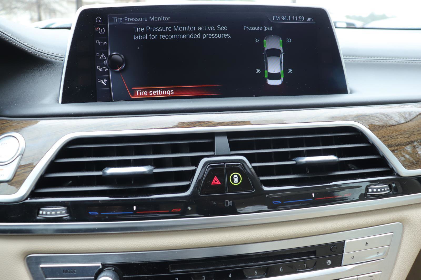 Used 2016 BMW 750i image 30