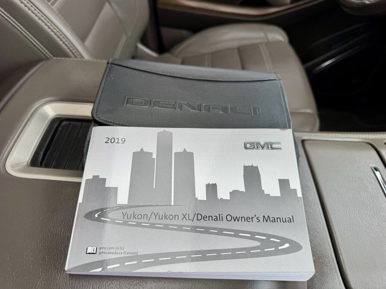 Used 2019 GMC Yukon XL Denali w/ Denali Ultimate Package AWD/4WD image 27