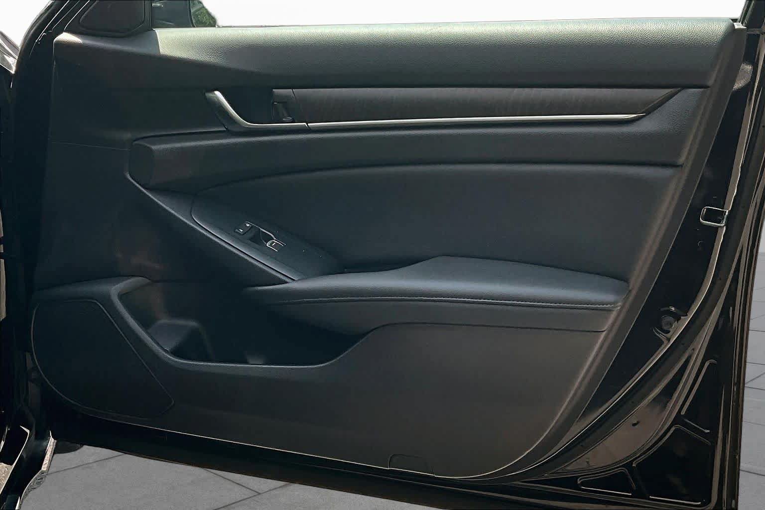 Used 2020 Honda Accord EX image 23