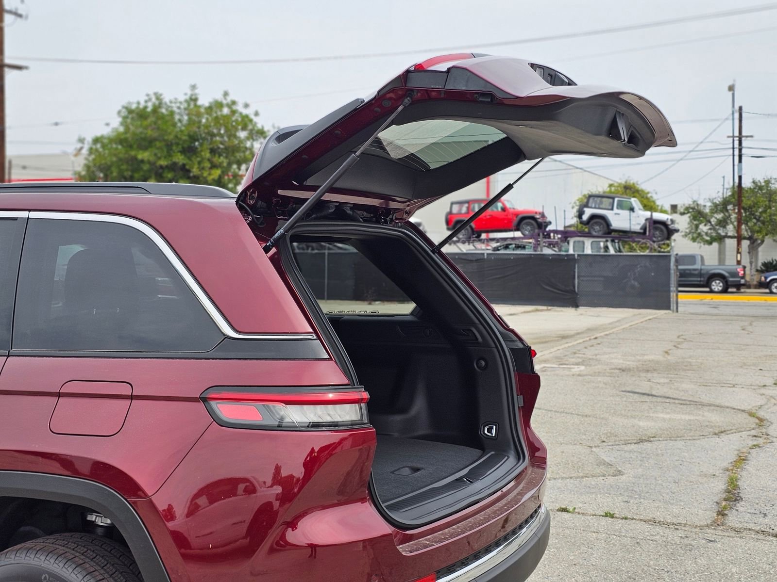 New 2026 Jeep Grand Cherokee Laredo RWD image 8